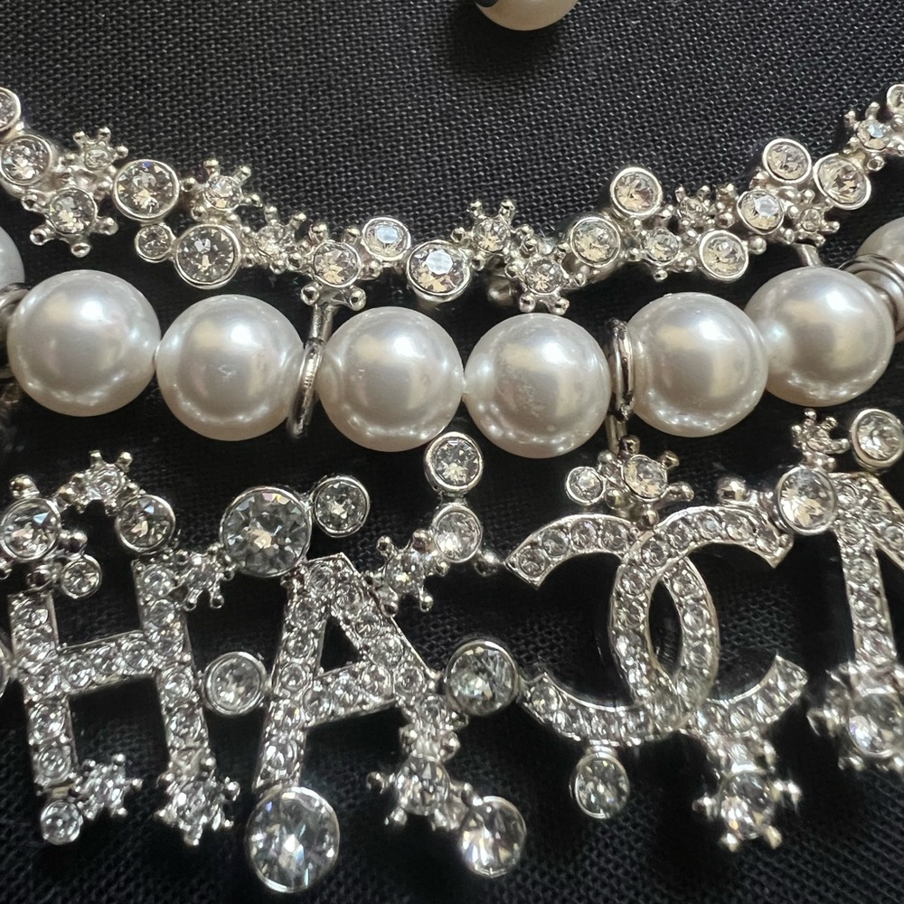 Collector💎✨Chanel Pearl with Crystals and Cc Necklace - Picture 6 of 10